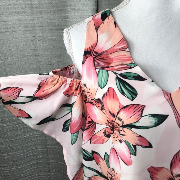 NWT Copper & Ella Floral Cold Shoulder Blouse - Picture 2 of 5